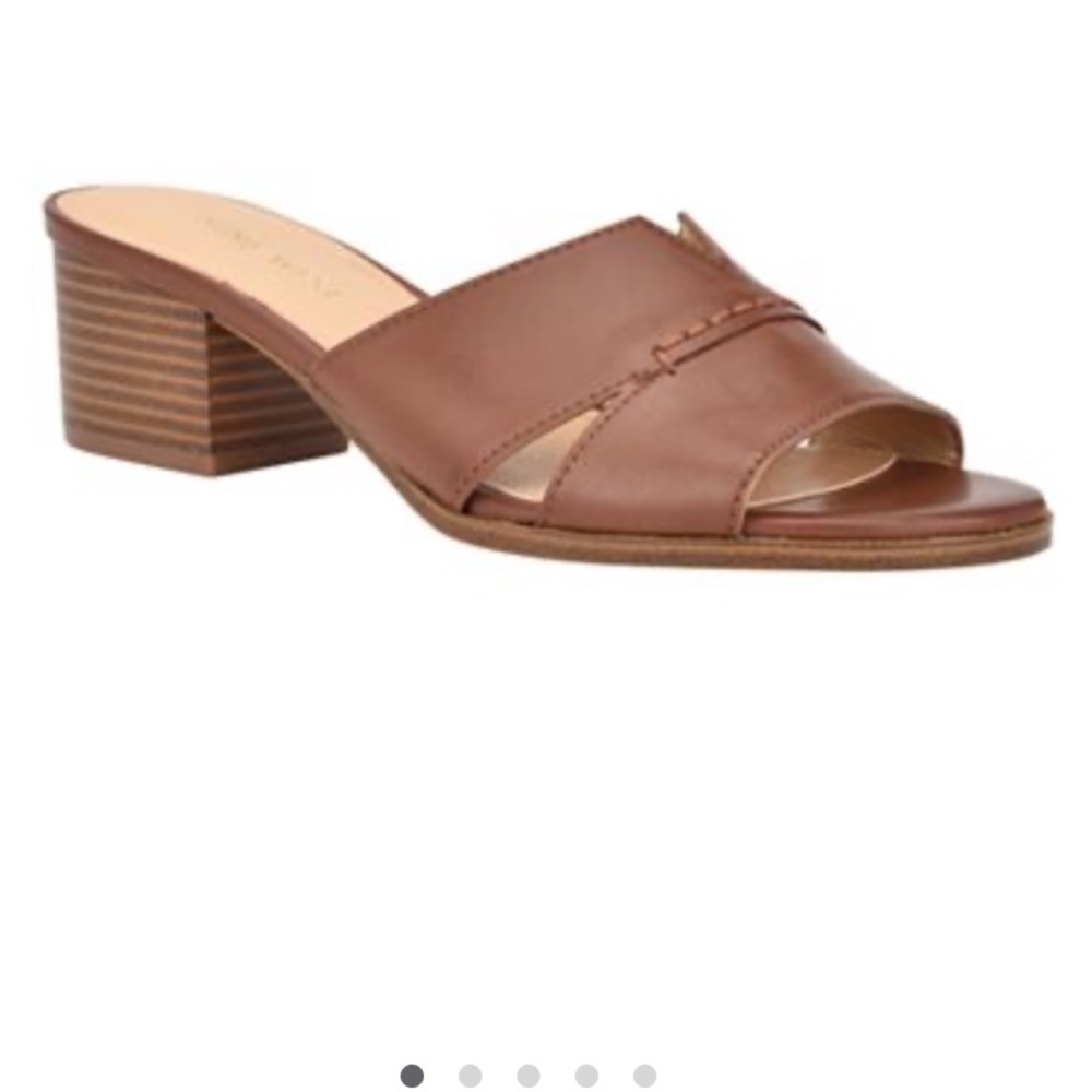 NWOT Nine west slip on block heel sandals 9M andre.